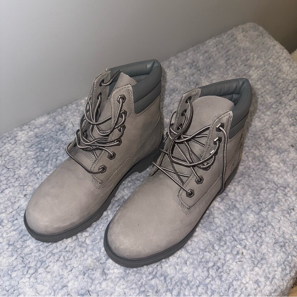 NWOT Gray Timberland Waterproof Boots Women Size US 6 - Picture 7 of 10